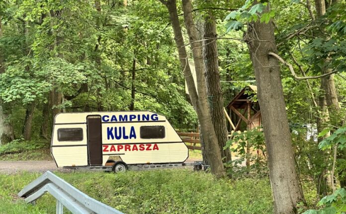 Campingi, pola biwakowe i camperparki na mazurach